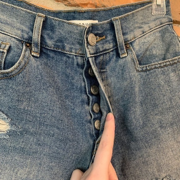 PacSun Women's Distressed‎ High Rise Button Fly Denim Boy Shorts Blue - Size 25 - Picture 2 of 6